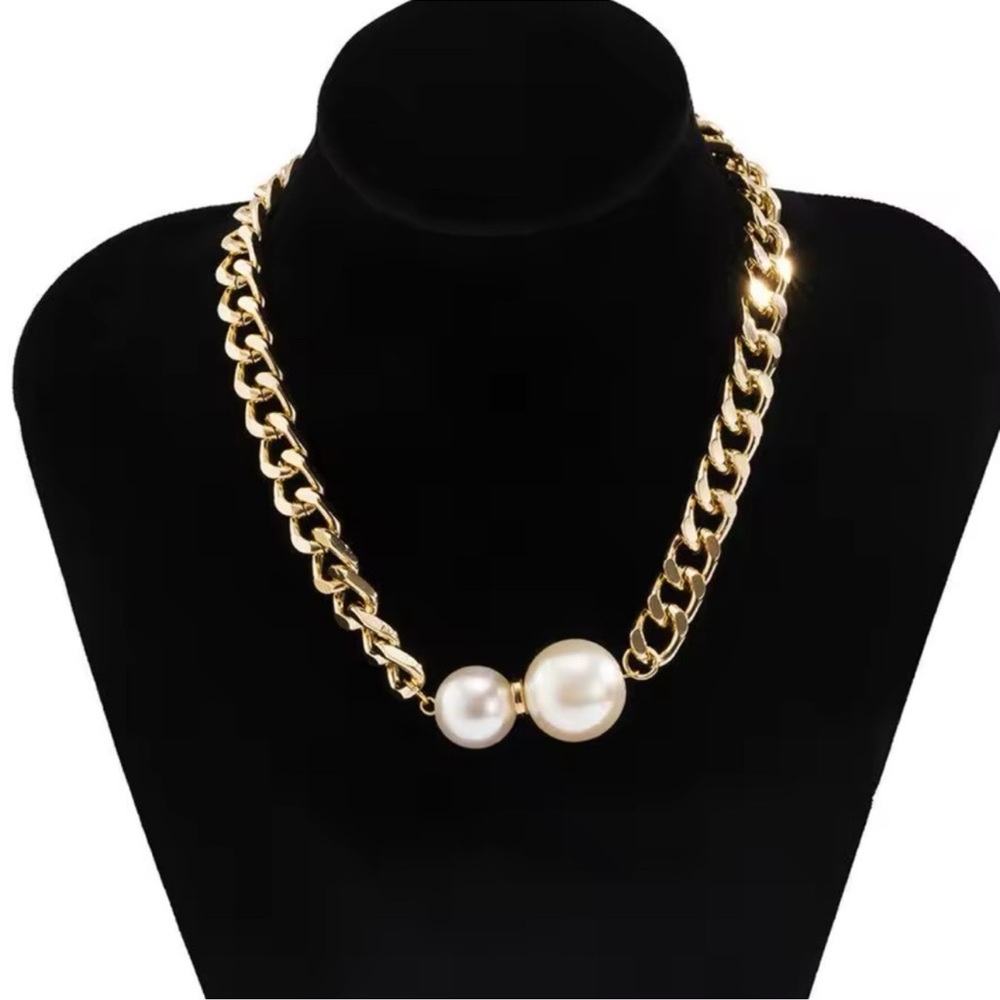 Ginevra Pearl Gold Chain Statement Necklace